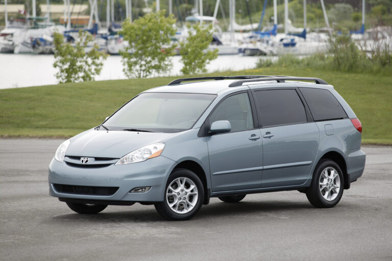 Toyota Highlander (2004) one of the most affordable family car in Nigeria